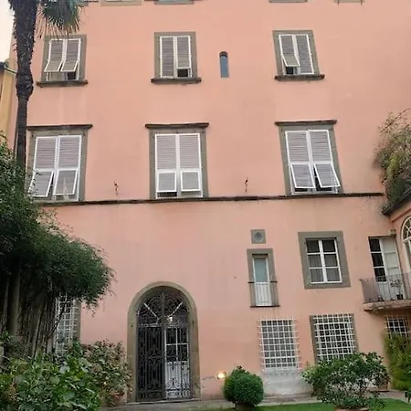 Loft Moderno Ubicato Nel Centro Storico Di Apartment
