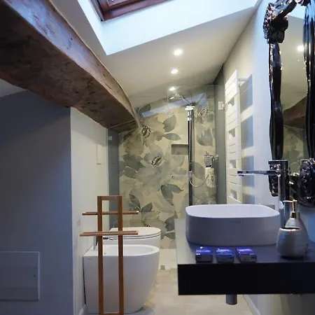 Loft Moderno Ubicato Nel Centro Storico Di Appartamento *